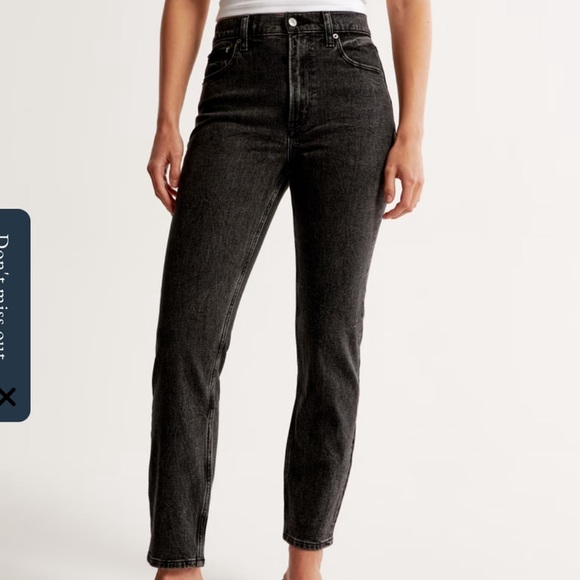 Abercrombie High Rise Mom Jean - Picture 1 of 7